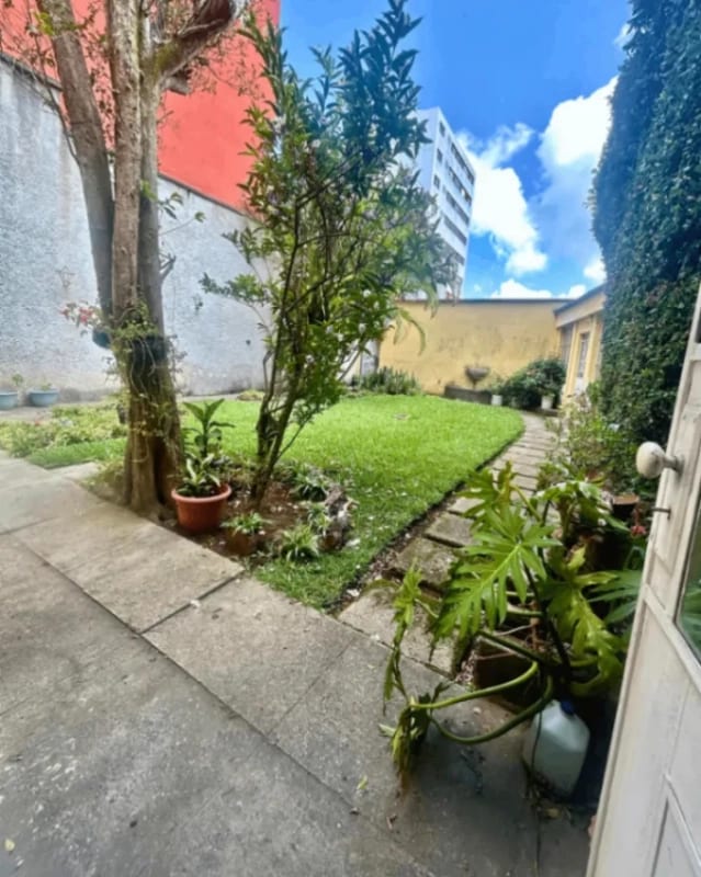 Zona 1 Amplia Casa Fuera de Garita en Venta — Casa en Venta en Zona 1, Guatemala, Ciudad — foto 1 de 16