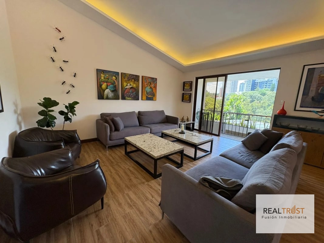 Casa en Venta Oakland zona 10 - 14