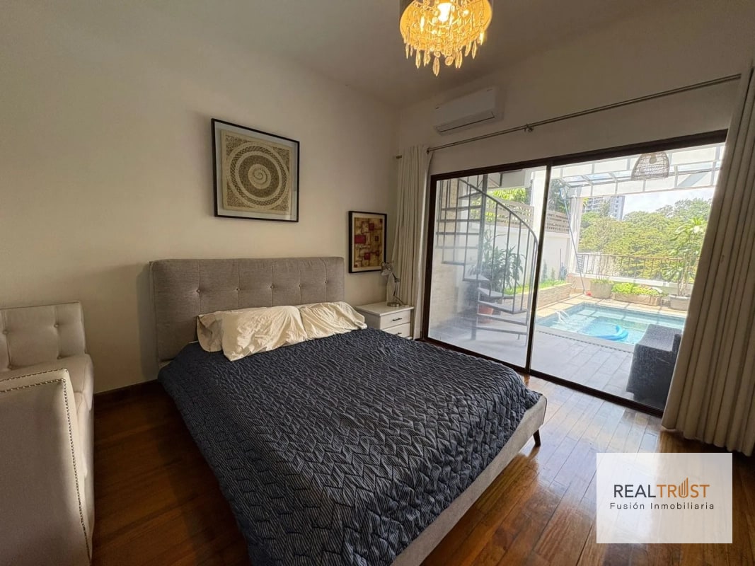 Casa en Venta Oakland zona 10 - 12