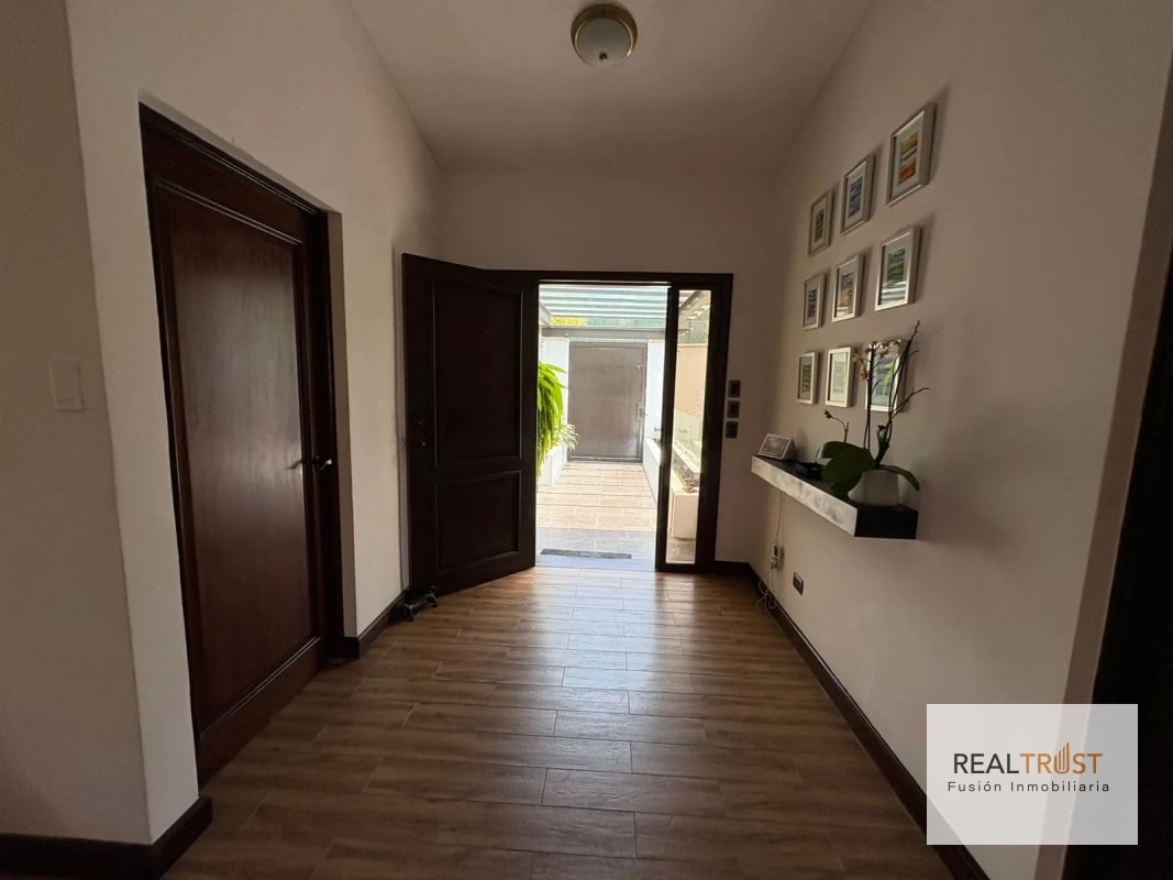 Casa en Venta Oakland zona 10 - 9