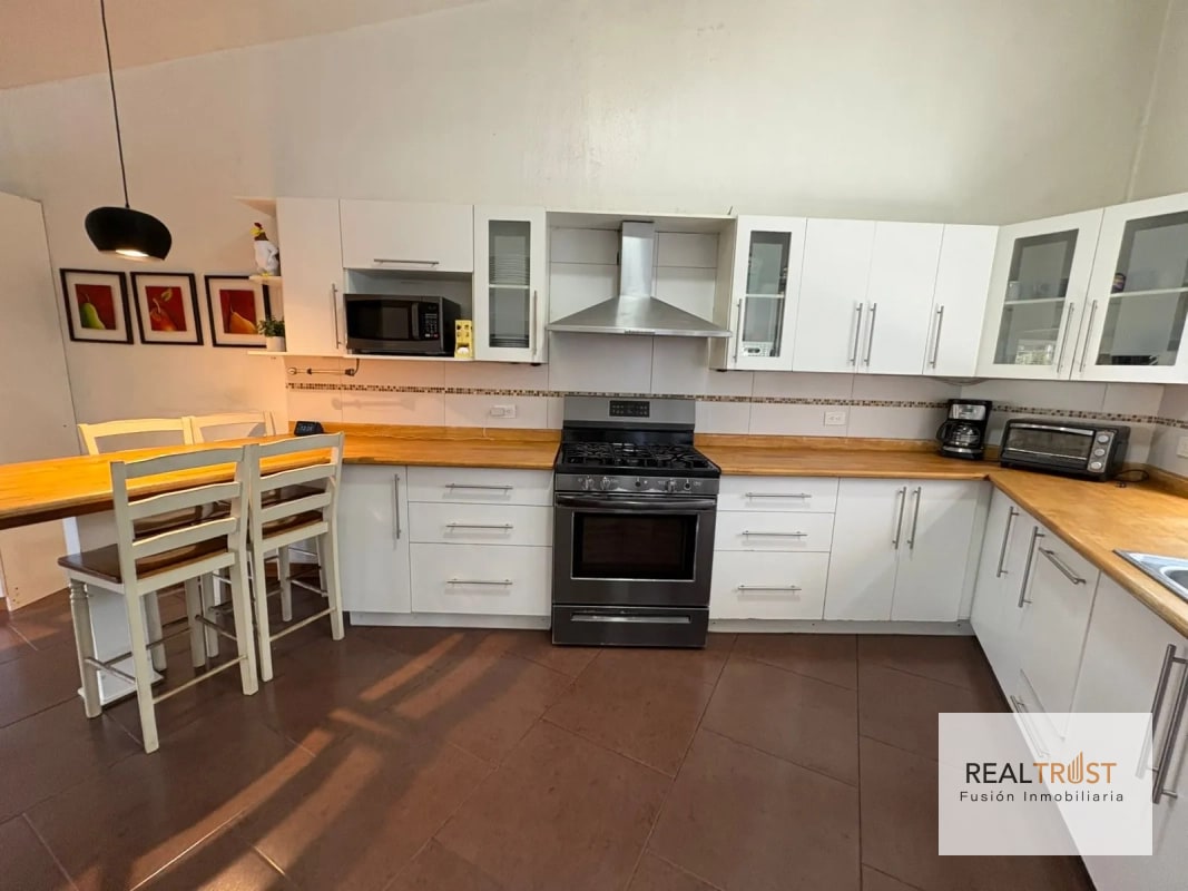 Casa en Venta Oakland zona 10 - 8