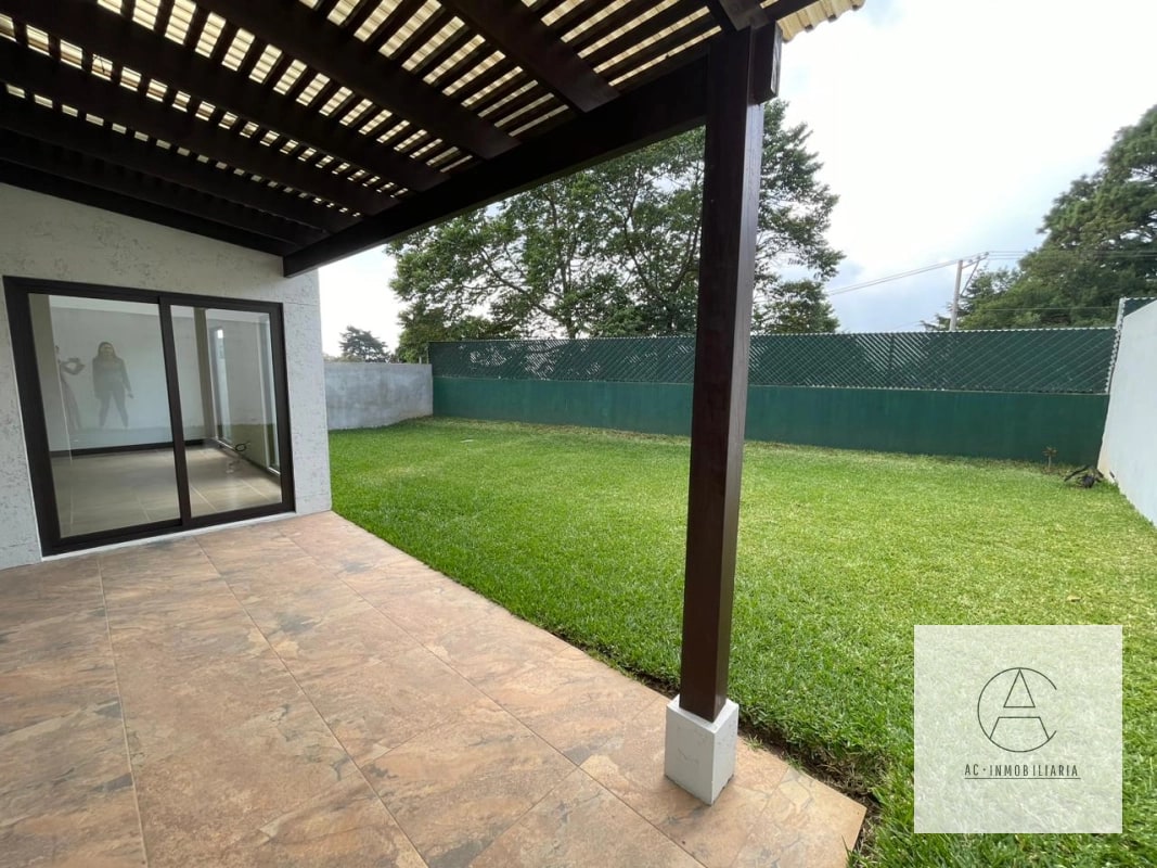 Linda casa con Jardín en venta - 9