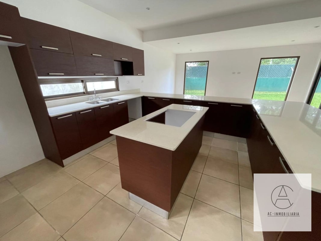 Linda casa con Jardín en venta - 6