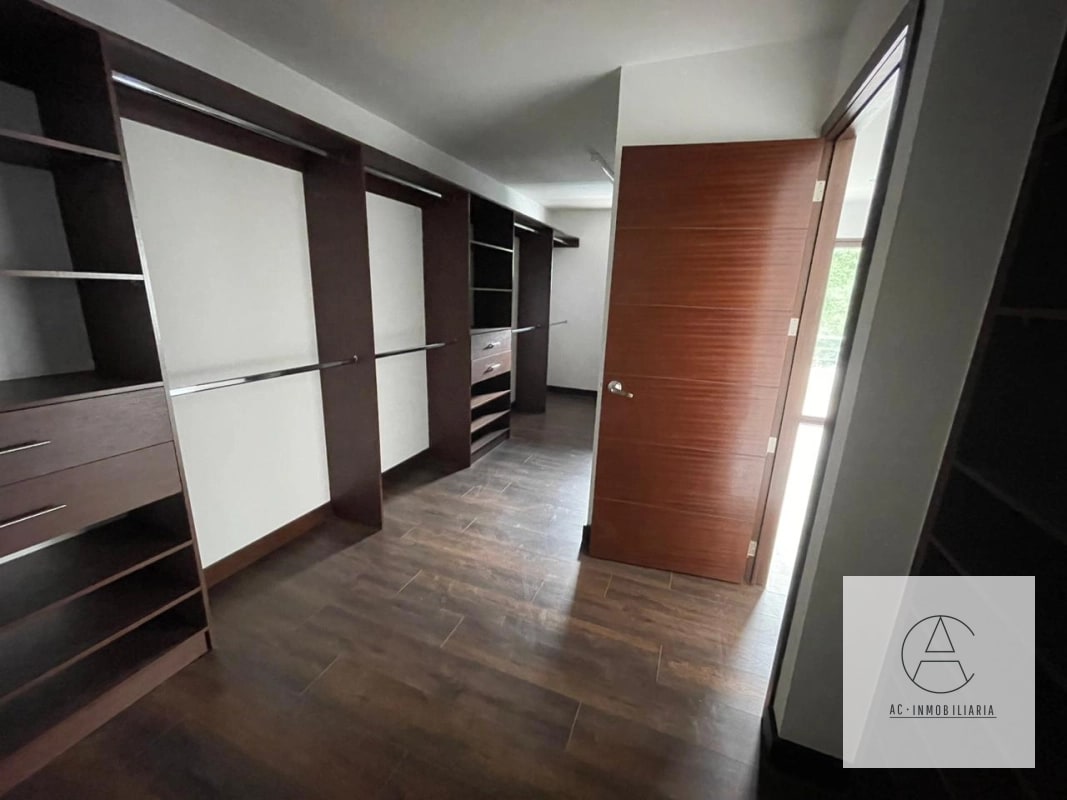 Linda casa con Jardín en venta - 3