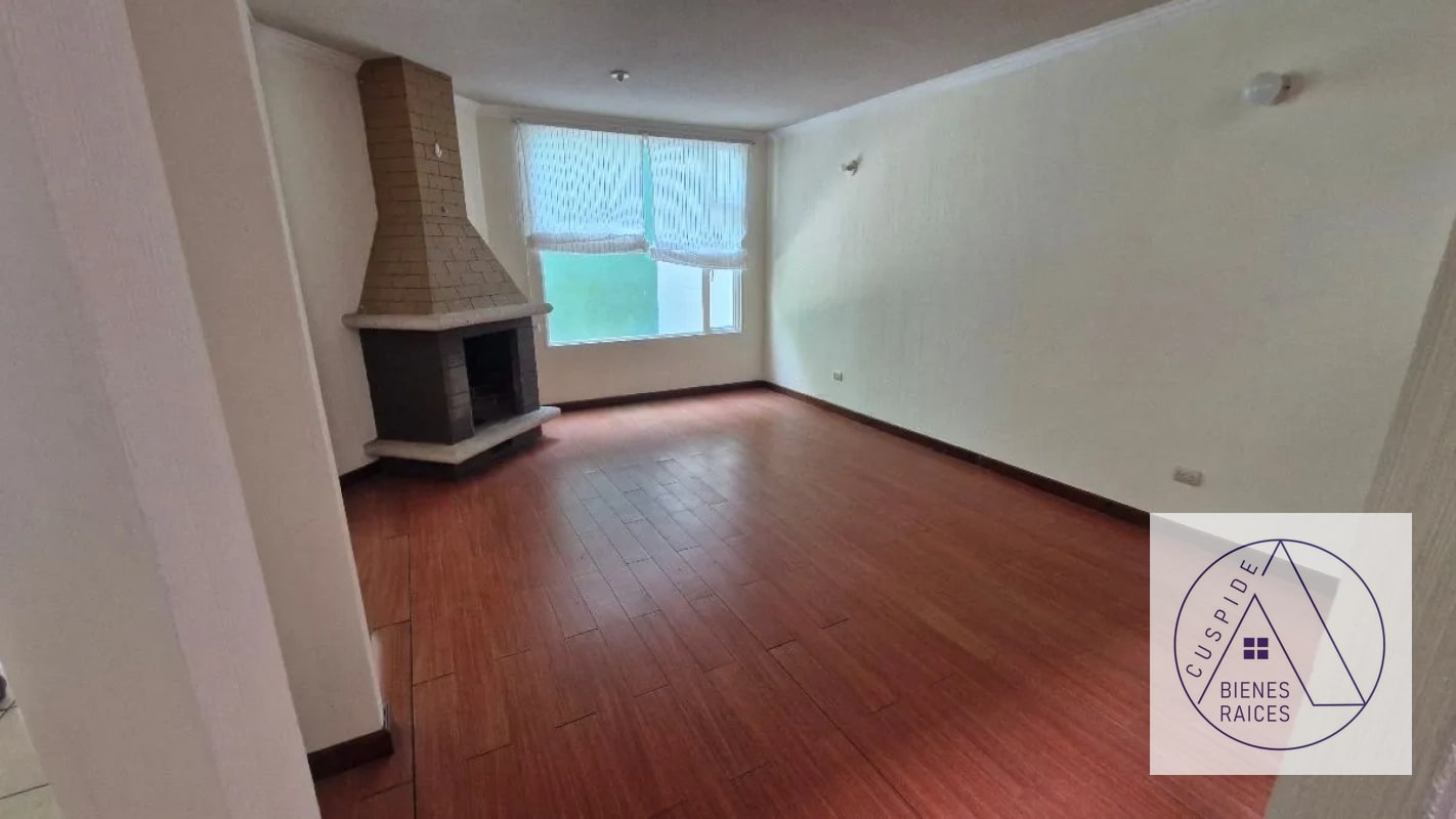 Carr. San José Pinula km 21 Paseo Santa Luz casa en Venta amplia. - 9