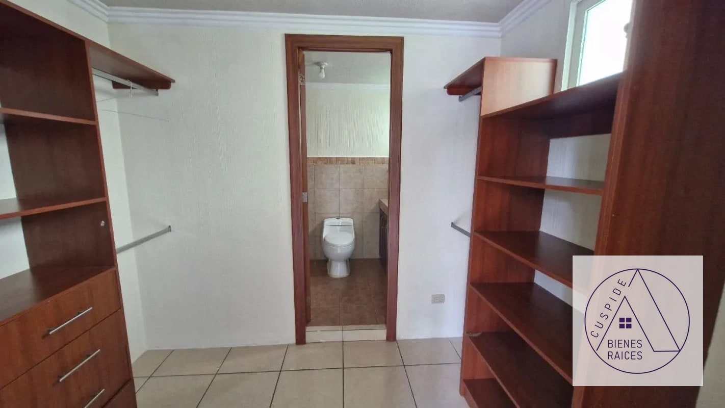 Carr. San José Pinula km 21 Paseo Santa Luz casa en Venta amplia. - 8
