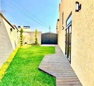 Zona 7 de Mixco • Casa en venta • Condominio Quinta Los Encinos — Casa en Venta en Quinta Los Encinos, Zona 7 Mixco, Guatemala, Ciudad — miniatura 13 de 14