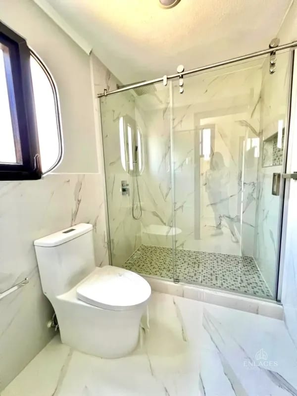 Zona 7 de Mixco • Casa en venta • Condominio Quinta Los Encinos — Casa en Venta en Quinta Los Encinos, Zona 7 Mixco, Guatemala, Ciudad — foto 11 de 14