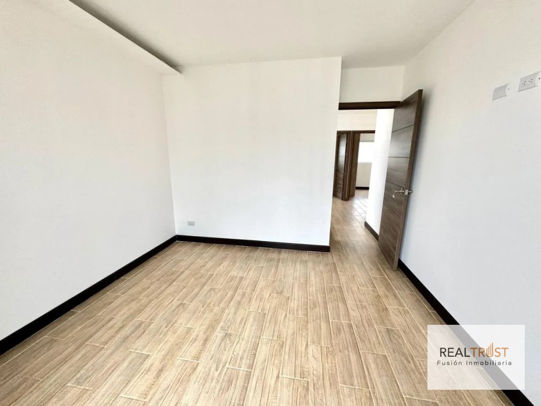 Linda casa en venta para estrenar en Bosques de Santa Elena. - 12
