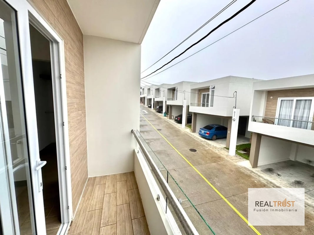 Linda casa en venta para estrenar en Bosques de Santa Elena. - 9