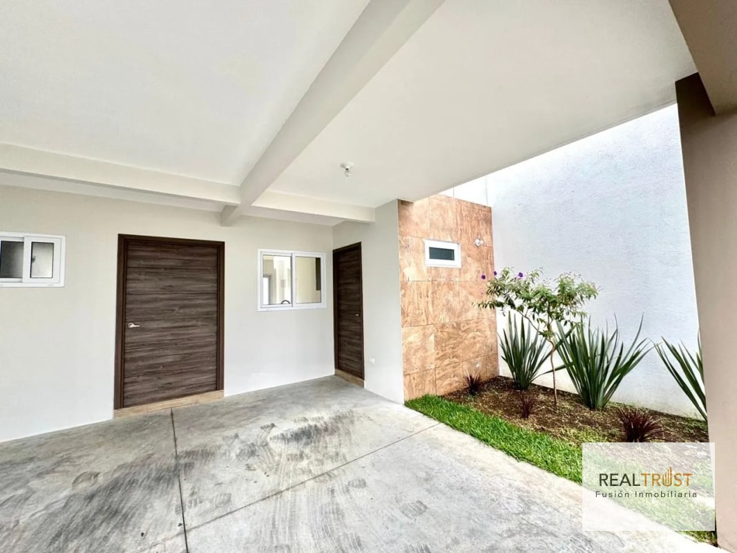 Linda casa en venta para estrenar en Bosques de Santa Elena. - 7