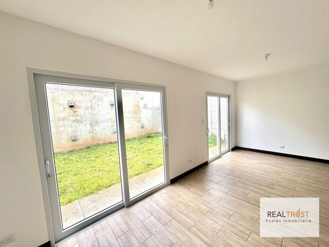 Linda casa en venta para estrenar en Bosques de Santa Elena. - 4
