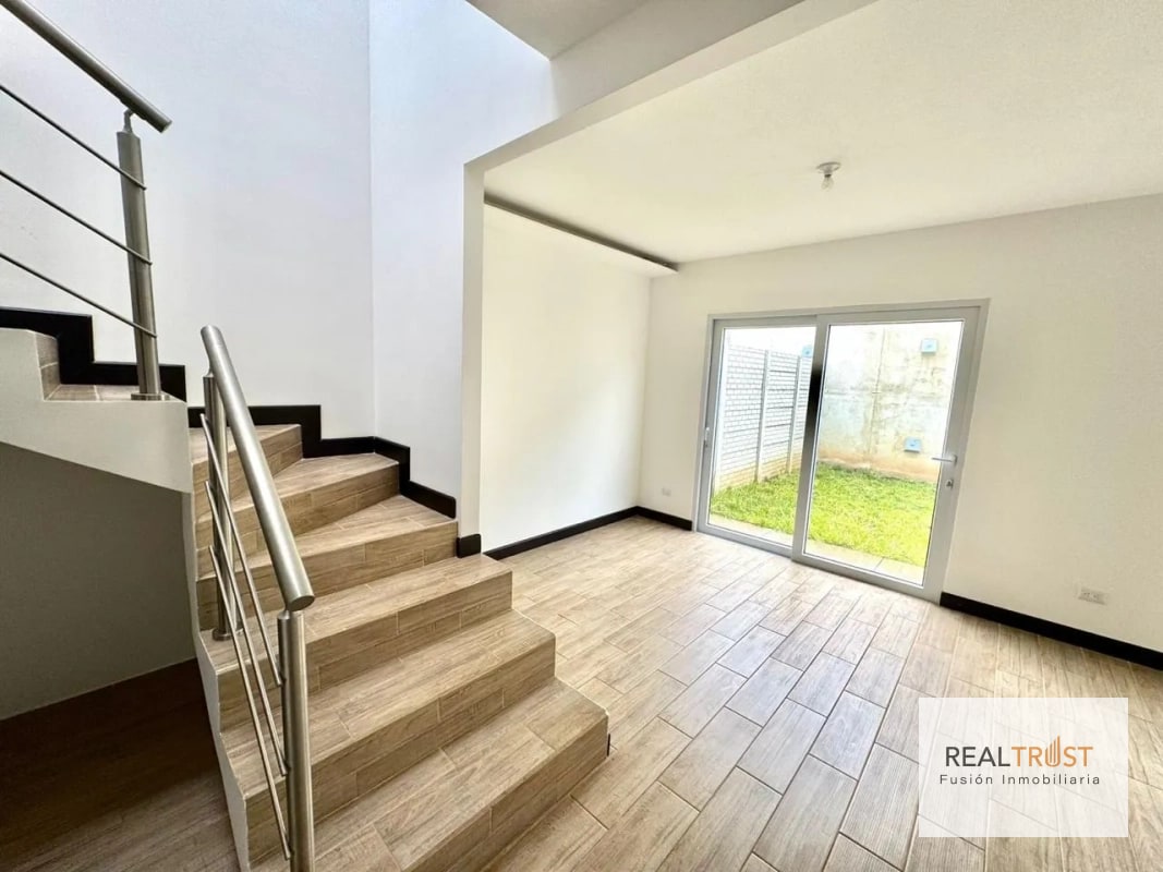 Linda casa en venta para estrenar en Bosques de Santa Elena. - 3