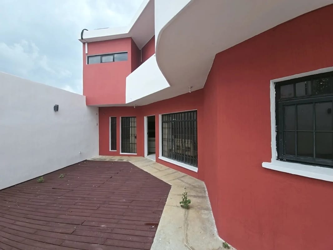 Se vende casa, 4 habitaciones, Boulevard Balcones, San Cristóbal – Mixco - 2
