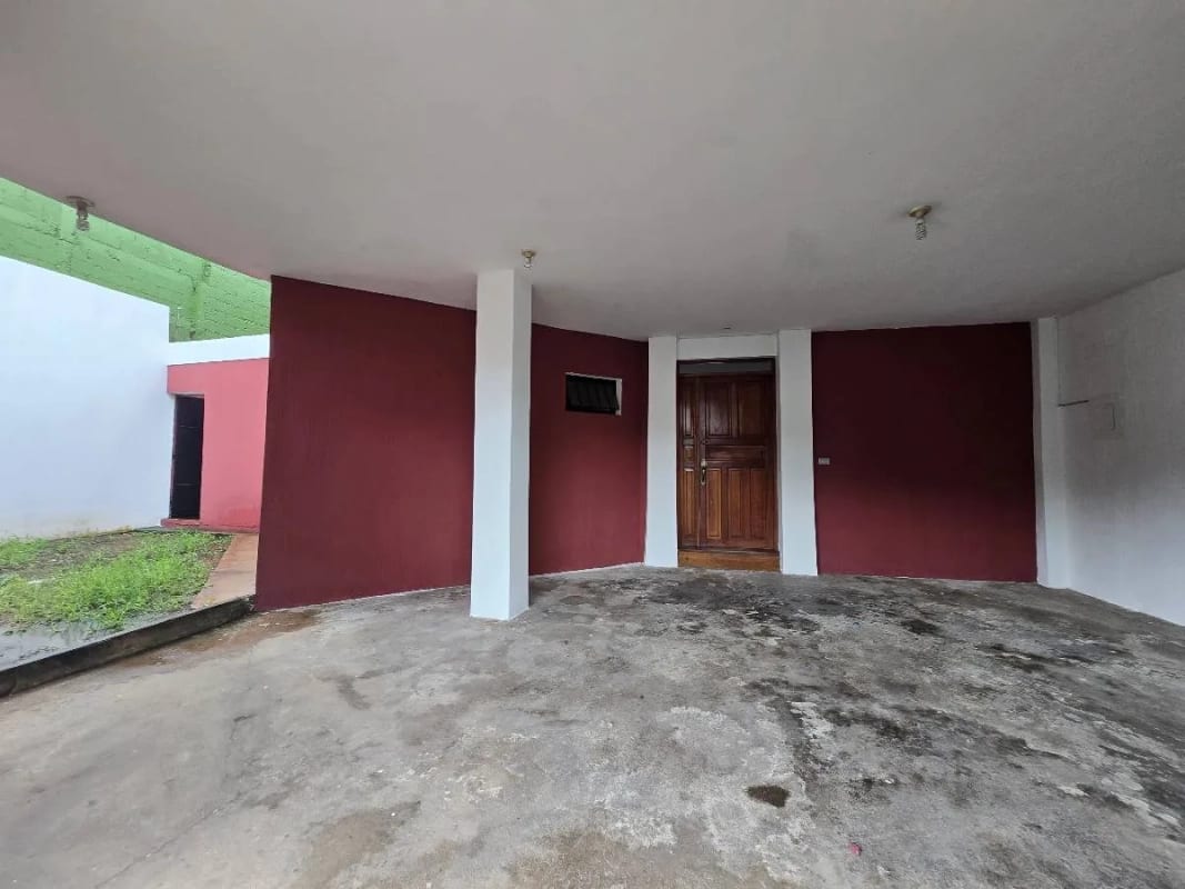 Se vende casa, 4 habitaciones, Boulevard Balcones, San Cristóbal – Mixco - 10