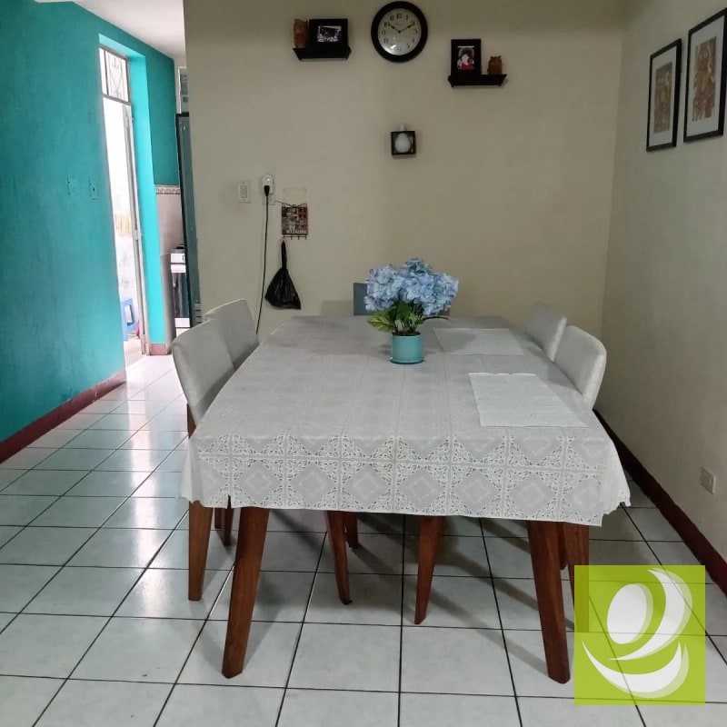 Vendo casa de 3 niveles en excelente ubicación, zona 5 - 3