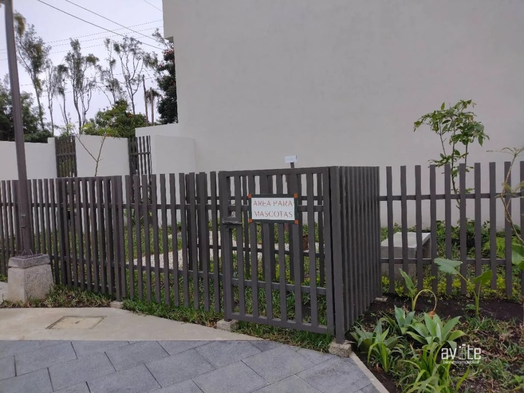 CONDADO NARANJO, Mérida:   3 habitaciones, 3.5 baños, 2 parqueos Q2,800,000 - 8