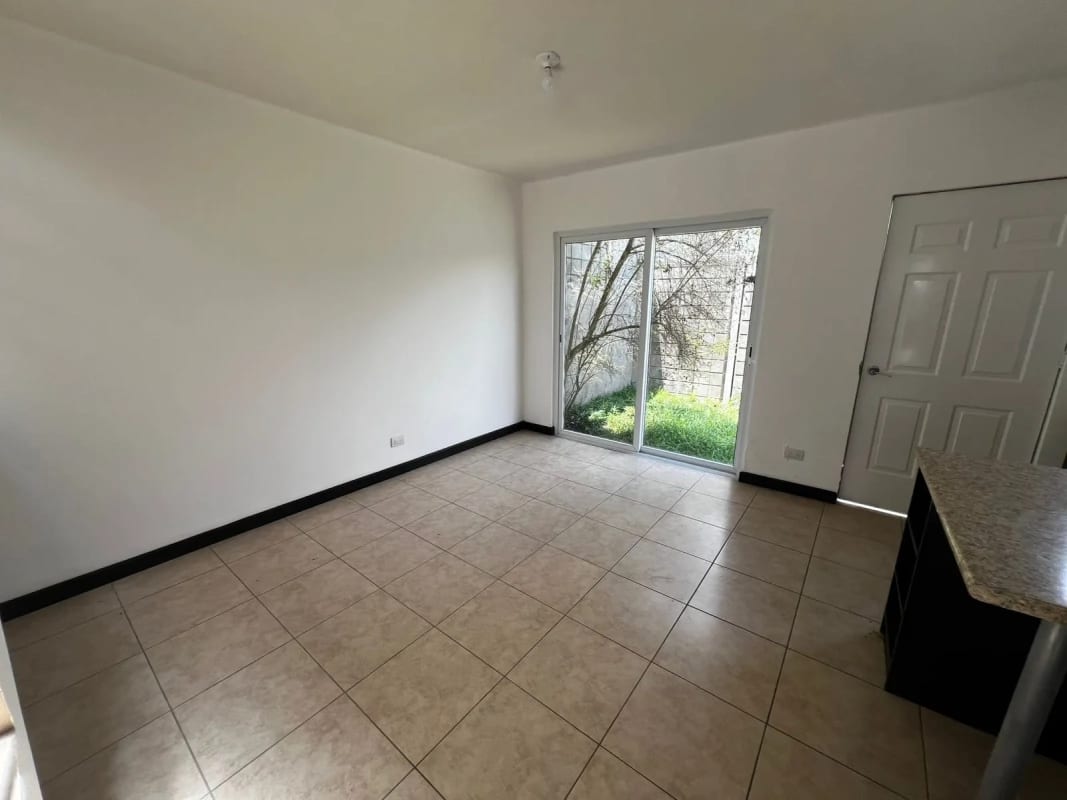 Residencia carretera el salvador / PDA — Casa en Venta en Carretera a El Salvador, Guatemala, Ciudad — foto 2 de 11