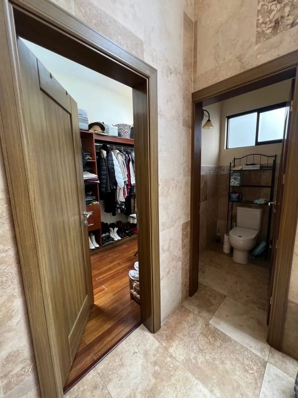 🏡 Hermosa casa en venta – El Encinal — Casa en Venta en El Encinal, Zona 7 Mixco, Guatemala, Ciudad — foto 6 de 11