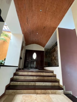 🏡 Hermosa casa en venta – El Encinal — Casa en Venta en El Encinal, Zona 7 Mixco, Guatemala, Ciudad — miniatura 5 de 11