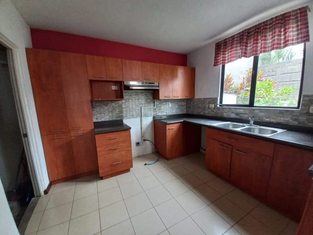 🏡 Venta de Casa en Carretera a El Salvador, Km 19.8 — Casa en Venta en Carretera a El Salvador, Guatemala, Ciudad — foto 1 de 17