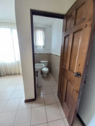 🏡 Venta de Casa en Carretera a El Salvador,  Km 19.8 — Casa en Venta en Carretera a El Salvador, Guatemala, Ciudad — miniatura 11 de 17