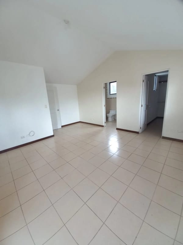 🏡 Venta de Casa en Carretera a El Salvador, Km 19.8 — Casa en Venta en Carretera a El Salvador, Guatemala, Ciudad — foto 4 de 17