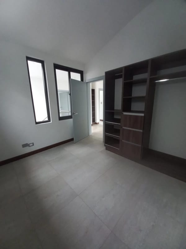 🏡 Casa de lujo con apartamento independiente – Km 19 Carretera a San José Pinula — Casa en Venta en km 16-20, Carretera a El Salvador, Guatemala, Ciudad — foto 11 de 17