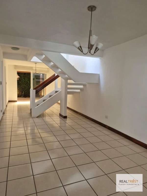 VENDO CASA EN PROVIDENCIA ENTRADA A SAN JOSÉ PINULA Km. 18.5 Carretera al Salvador - 15