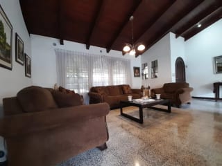 Vendo casa de 1 nivel en San Cristóbal!!!!! — Casa en Venta en Zona 8 Mixco, Guatemala, Ciudad — miniatura 1 de 16