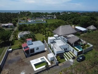 BONITA CASA EN VENTA AMUEBLADA Aldea las QUECHAS, Monterrico — Casa en Venta en Monterrico, Santa Rosa — miniatura 3 de 14