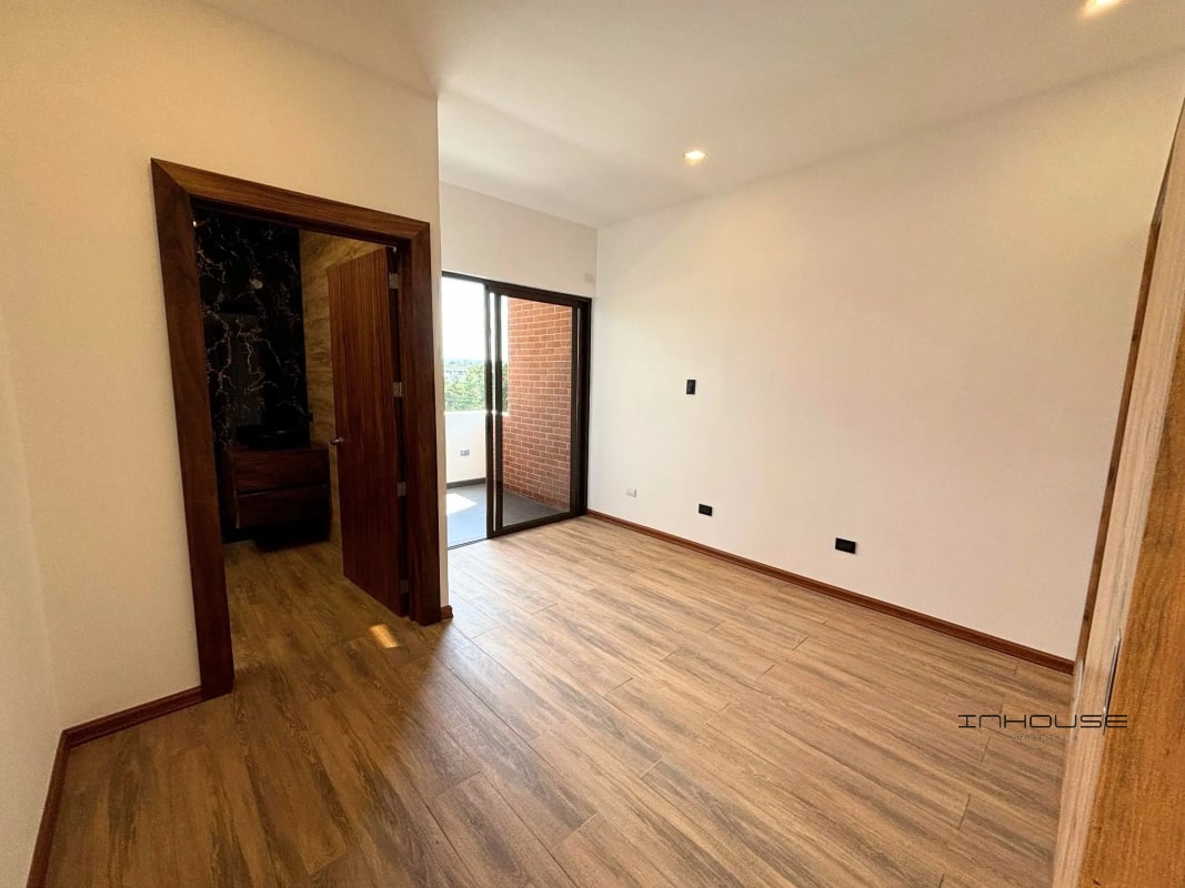 CASA EN VENTA EN CARRETERA A EL SALVADOR KM 16.5 - 5