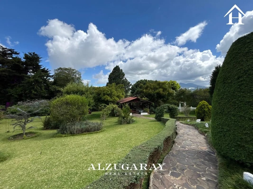 CASA DE DESCANSO AMUEBLADA - 320 MT2 / SAN LUCAS SACATEPÉQUEZ - 2