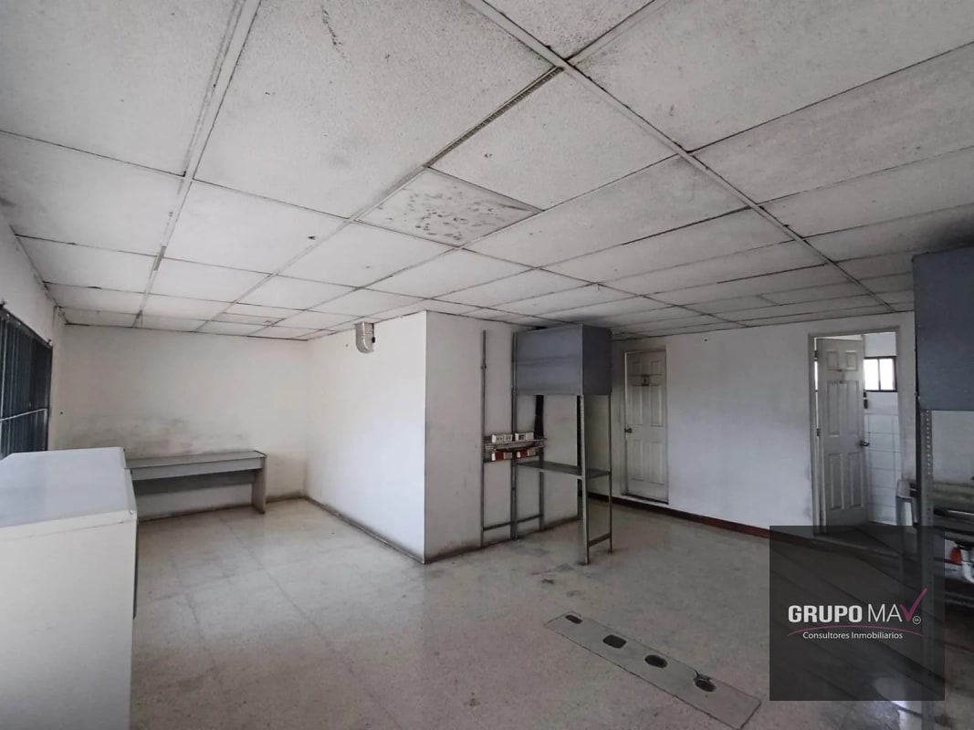 Casa Comercial Zona 6 - 4