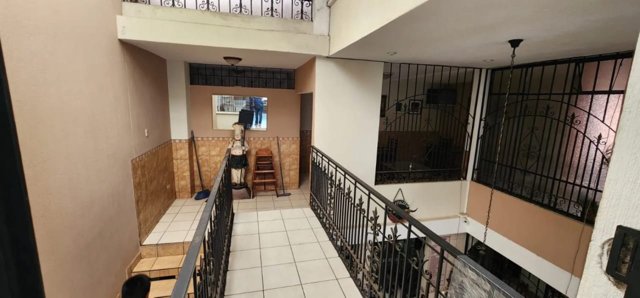 Venta de Negocio en funcionamiento/Café Restaurante — Casa en Venta en Zona 1, Guatemala, Ciudad — foto 2 de 16