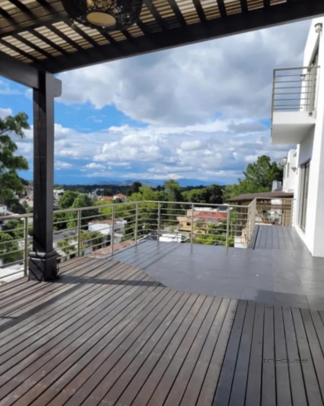 CASA EN VENTA EN ZONA 16 MODERNA, CUMBRES - 2