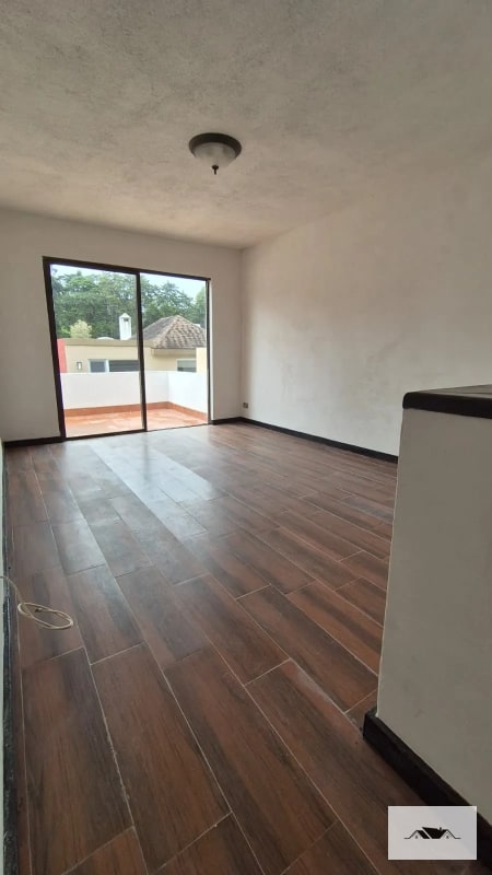 EN VENTA CASA PARA REMODELAR KM 12.5 CAES SANTA ROSALIA — Casa en Venta en Santa Rosalia La Laguna, Carretera a El Salvador, Guatemala, Ciudad — foto 6 de 15