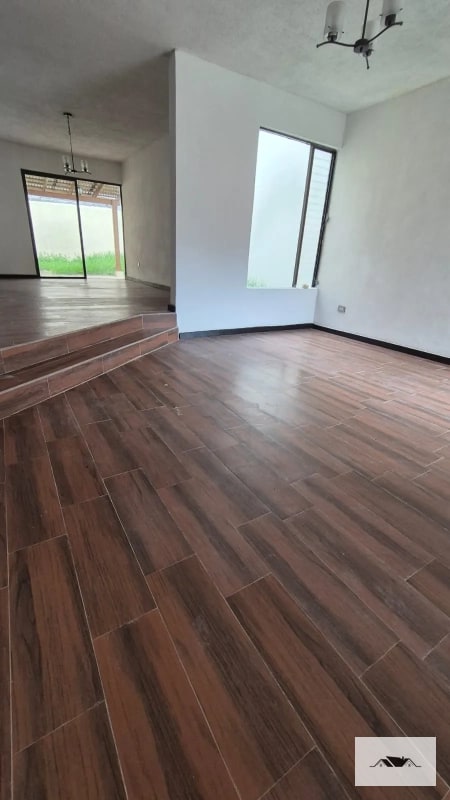 EN VENTA CASA PARA REMODELAR  KM 12.5  CAES SANTA ROSALIA — Casa en Venta en Santa Rosalia La Laguna, Carretera a El Salvador, Guatemala, Ciudad — foto 11 de 15