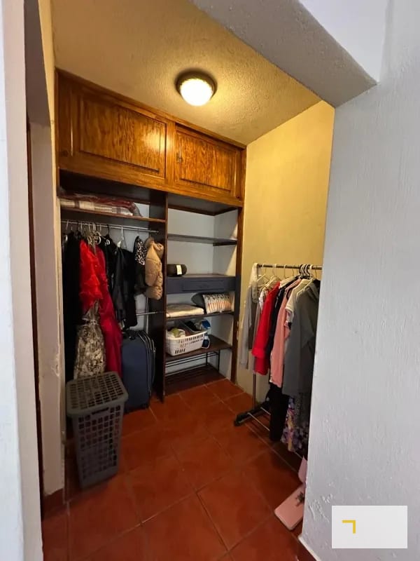 Casa en venta en zona 10 fuera de garita dentro de área residencial de 5 habitaciones — Casa en Venta en Zona 10, Guatemala, Ciudad — foto 6 de 16