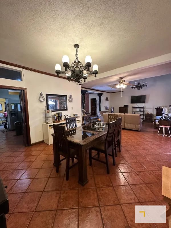 Casa en venta en zona 10 fuera de garita dentro de área residencial de 5 habitaciones — Casa en Venta en Zona 10, Guatemala, Ciudad — foto 8 de 16