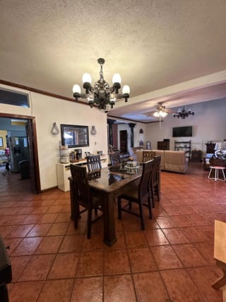 Casa en venta en zona 10 fuera de garita dentro de área residencial de 5 habitaciones — Casa en Venta en Zona 10, Guatemala, Ciudad — miniatura 8 de 16