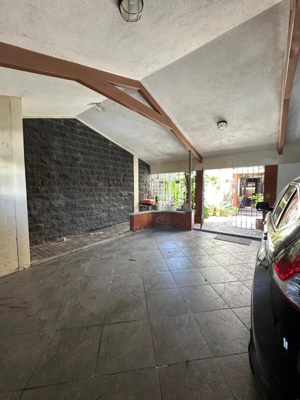 Casa en venta en zona 10 fuera de garita dentro de área residencial de 5 habitaciones — Casa en Venta en Zona 10, Guatemala, Ciudad — foto 9 de 16