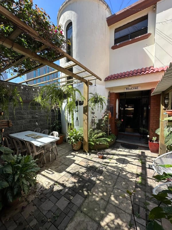 Casa en venta en zona 10 fuera de garita dentro de área residencial de 5 habitaciones — Casa en Venta en Zona 10, Guatemala, Ciudad — foto 15 de 16