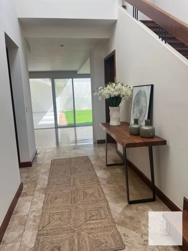 Linda Casa Portal del Bosque 1, CES en venta - 5