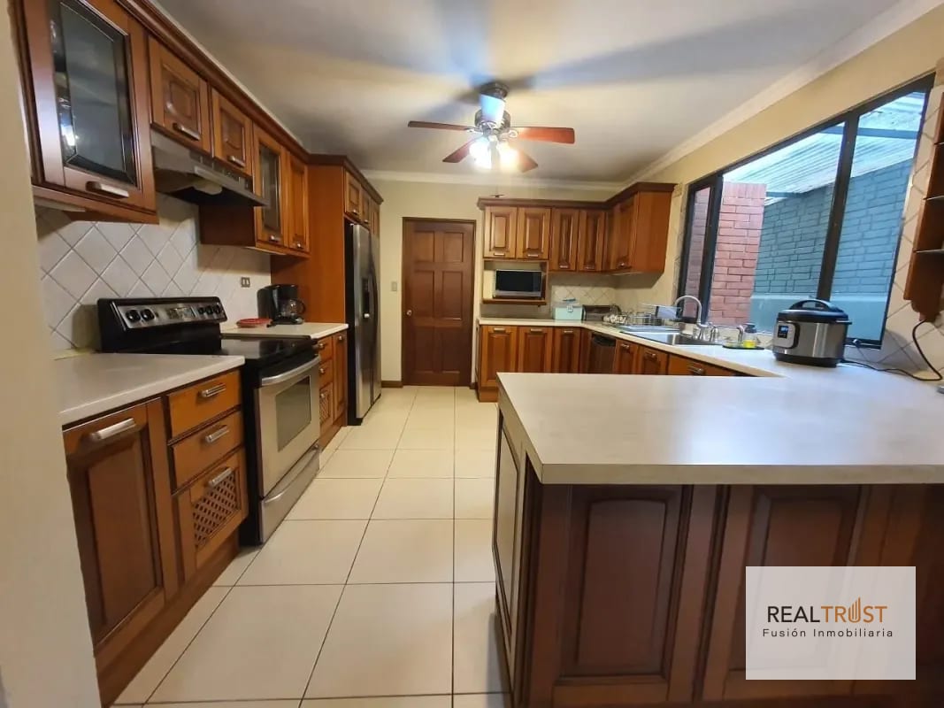Casa en renta Condominio Las Rotondas km 18.5 CES — Casa en Alquiler en 19-10, Carretera a El Salvador, Guatemala, Ciudad — foto 8 de 12