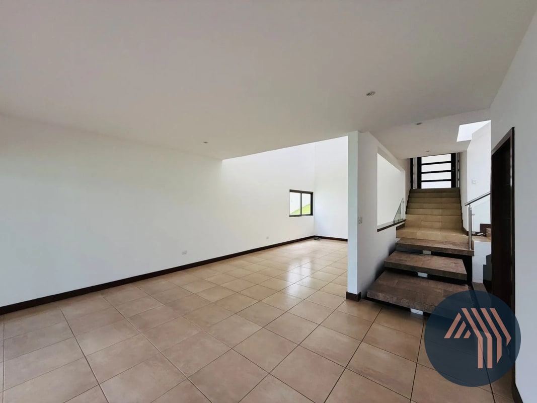 VENTA DE HERMOSA CASA - PORTAL VERDE, BELLAS LUCES - 16