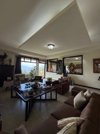 casa en Venta Bellas Luces, acceso privado por La Brecha, final 20 calle zona 10 — Casa en Venta en Bellas Luces, Santa Catarina Pinula, Guatemala, Ciudad — miniatura 10 de 11