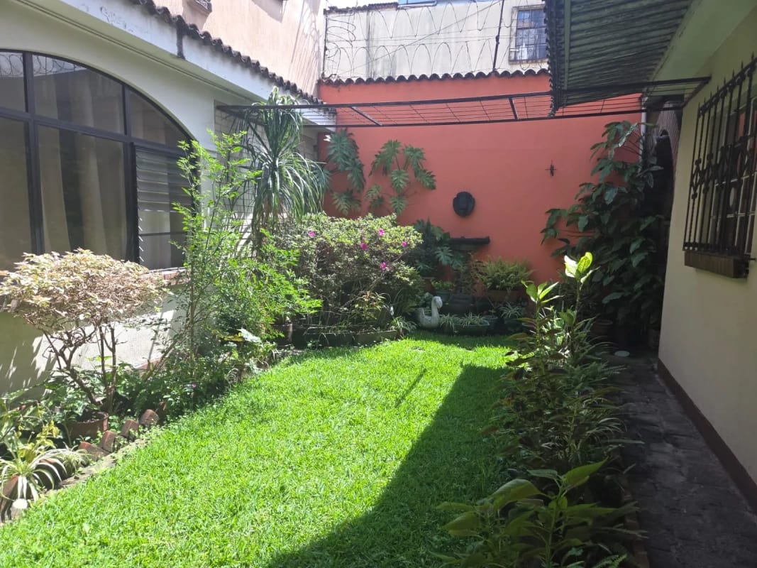 Casa de esquina en zona 2 fuera de garita — Casa en Venta en Zona 2, Guatemala, Ciudad — foto 12 de 17