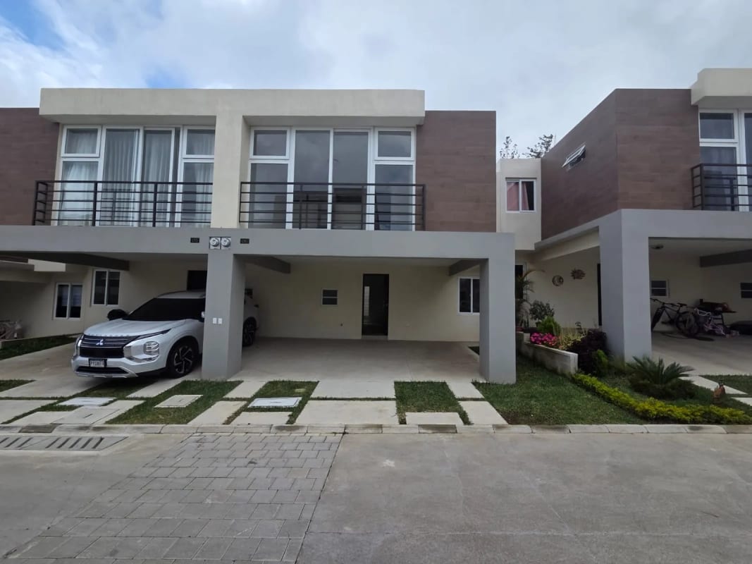 Casa para estrenar en Los Eucaliptos de Pinabetes - 1