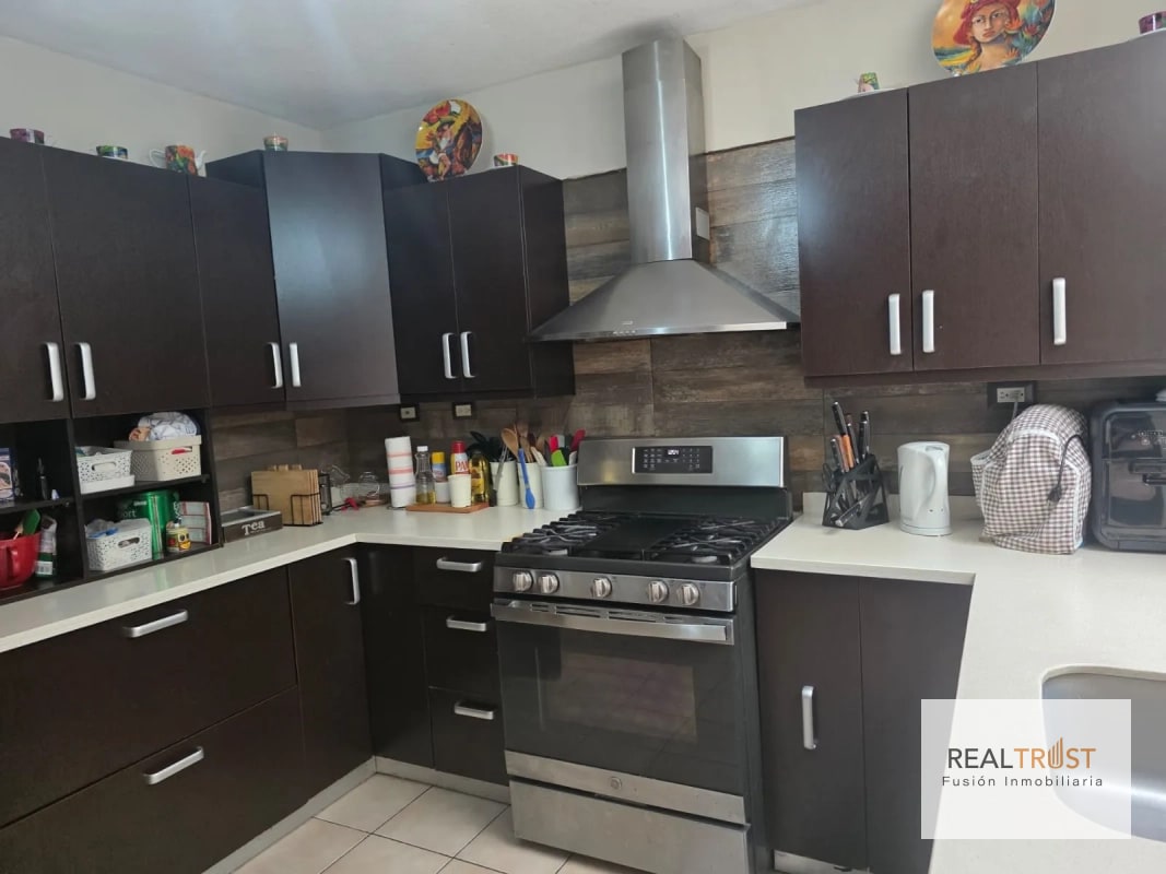 Casa en venta Zona 16 - 10